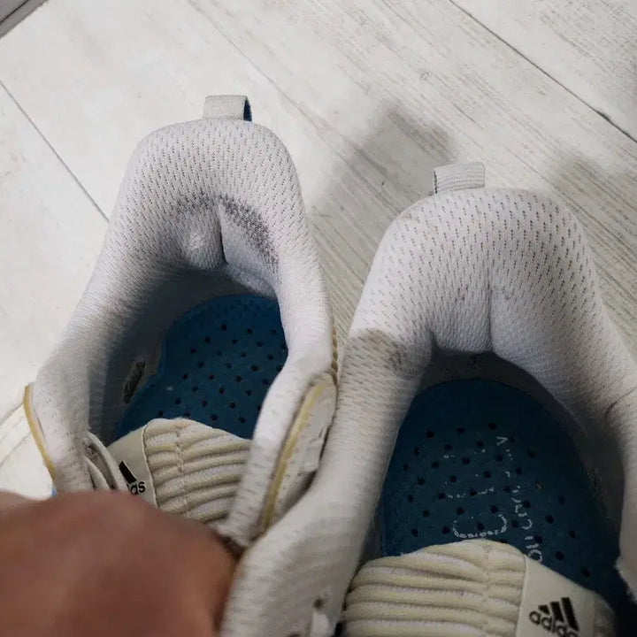 [BUNJANG] Adidas AlphaBounce White/Blue Sneakers / 아디다스 알파바운스 흰색/블루 운동화