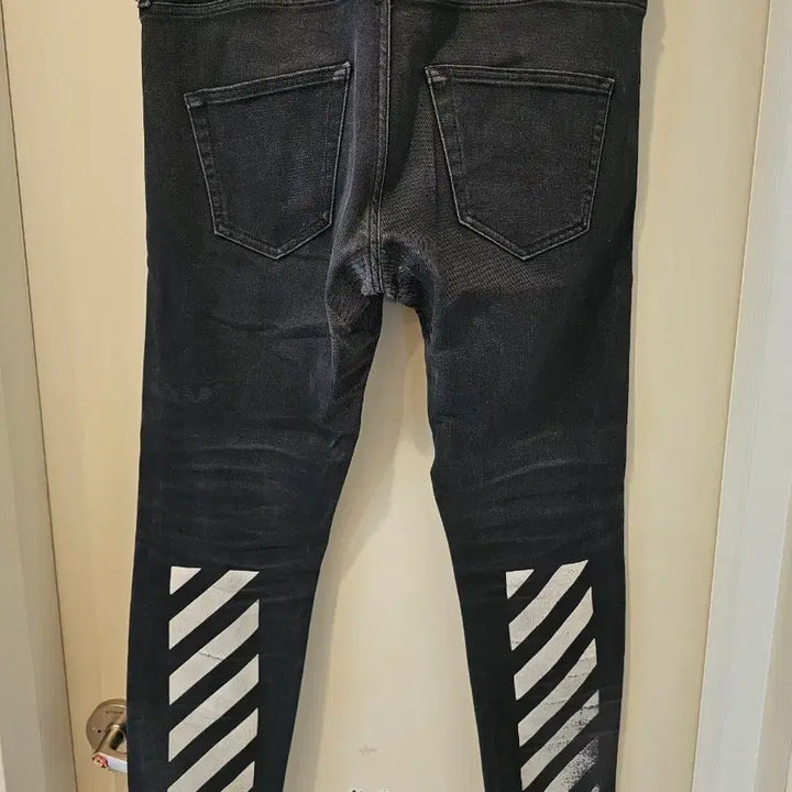 [BUNJANG] Off-White Black Slim Fit Jeans Size 32 / [정품] 오프화이트 블랙 슬림핏 청바지 32사이즈