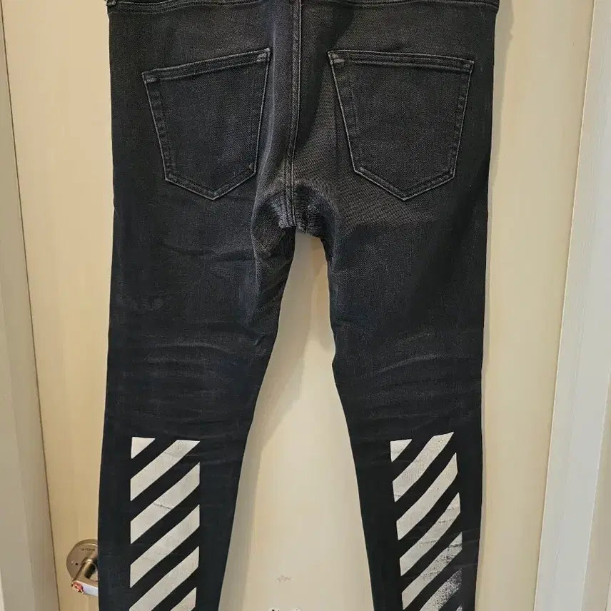 [BUNJANG] Off-White Black Slim Fit Jeans Size 32 / [정품] 오프화이트 블랙 슬림핏 청바지 32사이즈