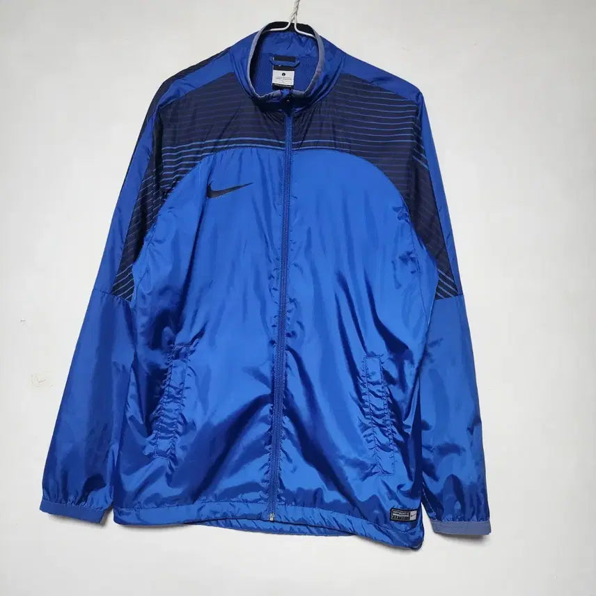 [BUNJANG] Nike Swoosh Windbreaker Jacket / 쪼리샵 나이키 스우시  바람막이 100