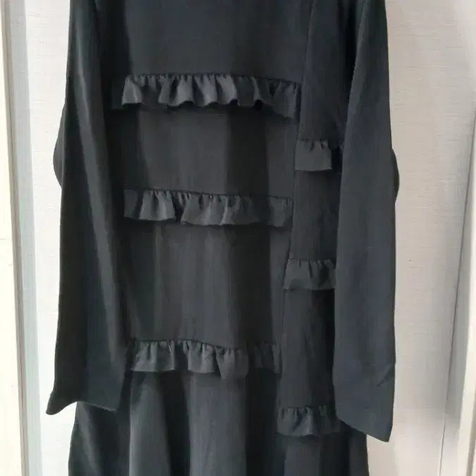 [BUNJANG] Lucky Chouette Black Frill Dress / 럭키슈에뜨의 블랙 프릴 원피스