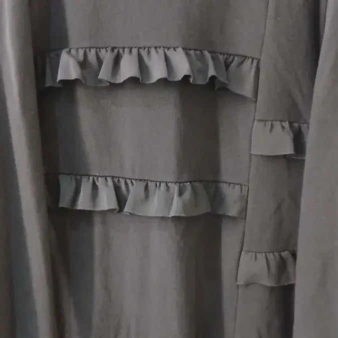 [BUNJANG] Lucky Chouette Black Frill Dress / 럭키슈에뜨의 블랙 프릴 원피스