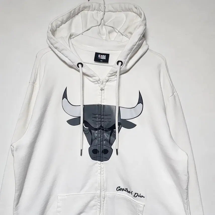 [BUNJANG] NBA Chicago Bulls Hoodie Zip-Up XXL / 쪼리샵 NBA 시카고 불스 후드집업 XXL