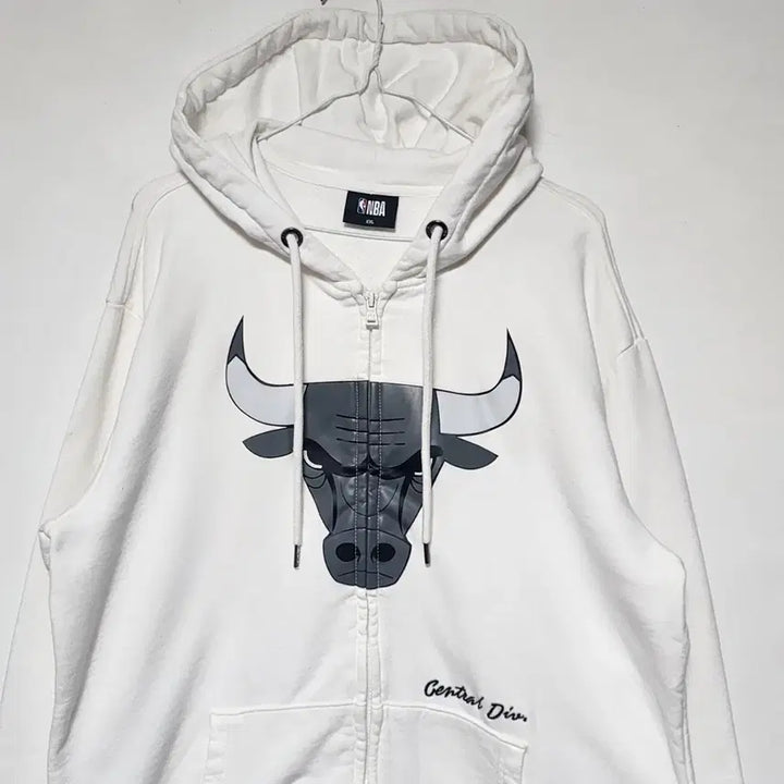 [BUNJANG] NBA Chicago Bulls Hoodie Zip-Up XXL / 쪼리샵 NBA 시카고 불스 후드집업 XXL