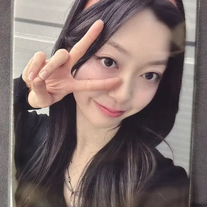 [BUNJANG] ITZY Yuna Flyaway Chick Listening Event Photocard / 날아라 병아리 방청 포카 유나 양도합니다.