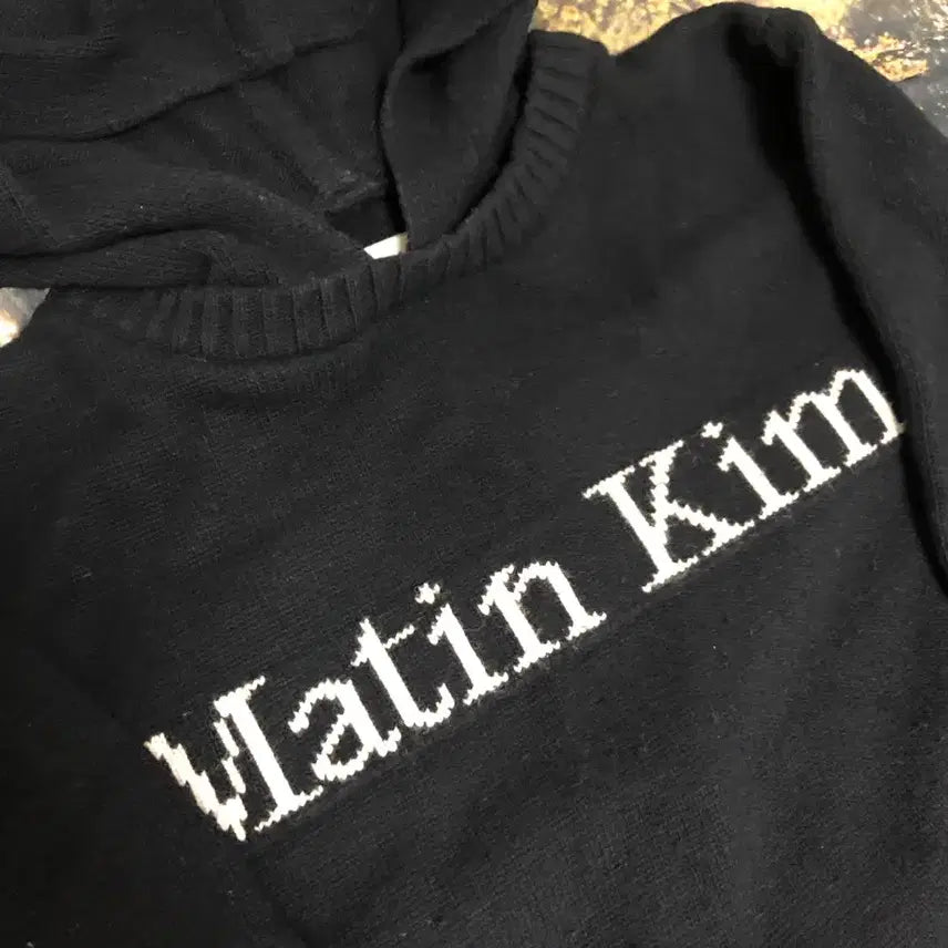[BUNJANG] Matin Kim Damage Logo Knit Hoodie / 마뗑킴 Matin Kim Damage Logo Knit Hoodie