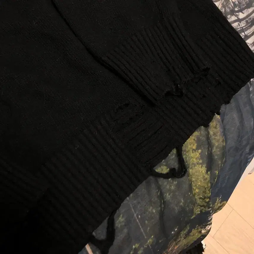 [BUNJANG] Matin Kim Damage Logo Knit Hoodie / 마뗑킴 Matin Kim Damage Logo Knit Hoodie