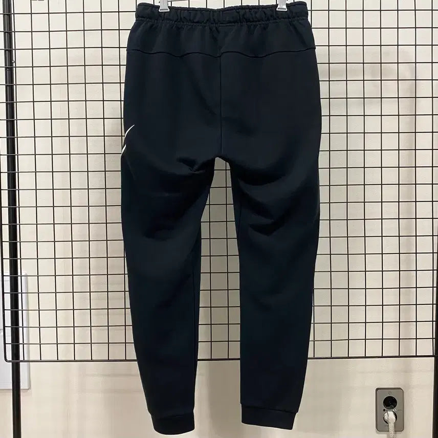 [SOLD OUT] <L> 나이키 신형 드라이핏 스우시 테이퍼드 조거 팬츠