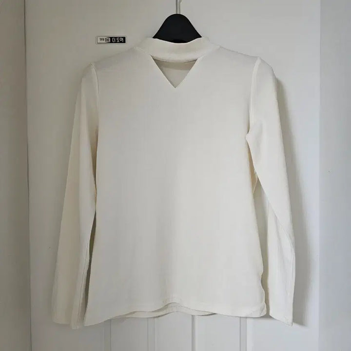 [SOLD OUT] 초커넥 스판 티셔츠 M사이즈