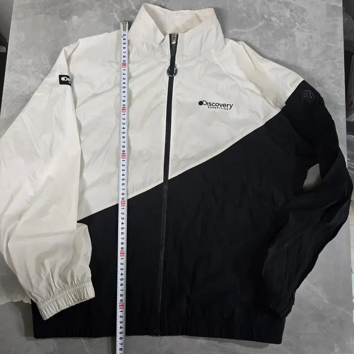 [SOLD OUT] 디스커버리 바람막이 블랙/화이트