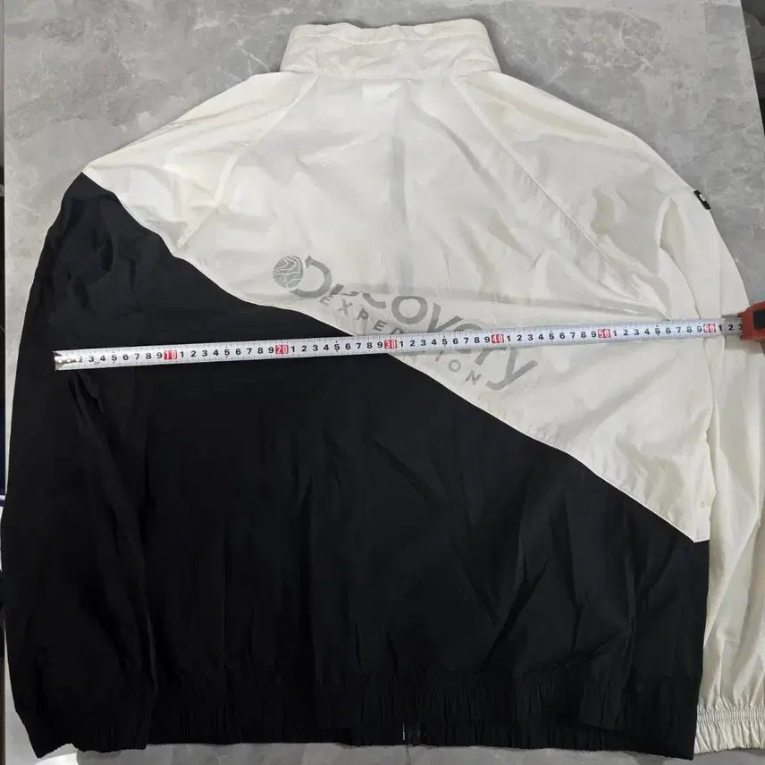 [SOLD OUT] 디스커버리 바람막이 블랙/화이트
