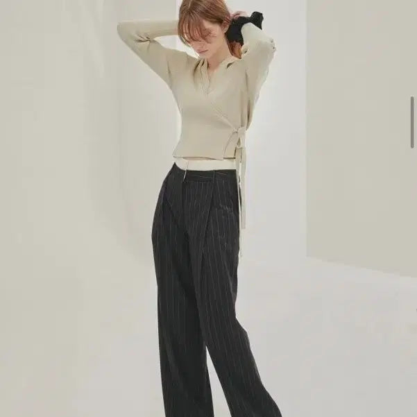 [BUNJANG] Avie Muah Halter Neck Knitted Top Ivory Women&