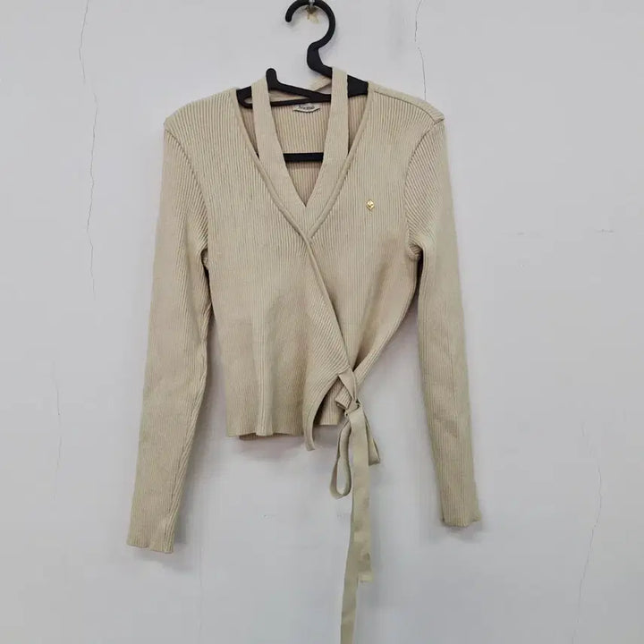 [BUNJANG] Avie Muah Halter Neck Knitted Top Ivory Women&