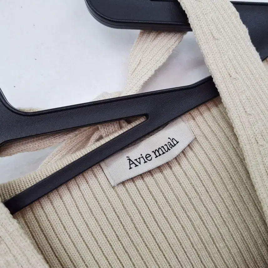 [BUNJANG] Avie Muah Halter Neck Knitted Top Ivory Women&