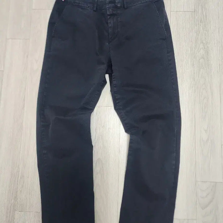[SOLD OUT] 타미힐피거 스트레이트핏 블랙 바지 33/32