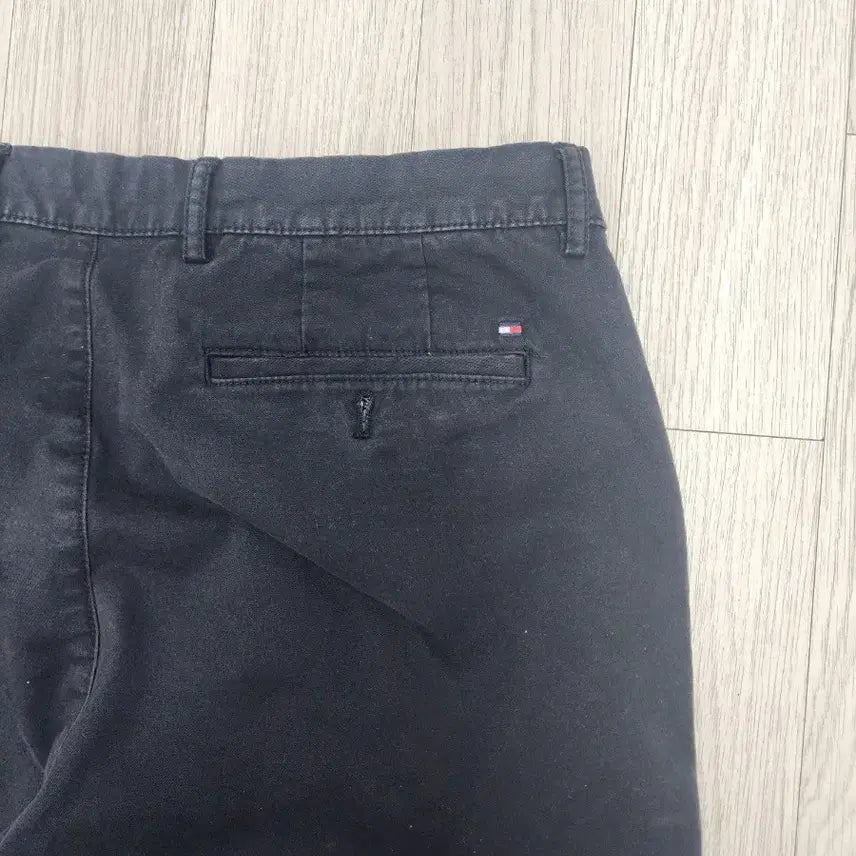 [SOLD OUT] 타미힐피거 스트레이트핏 블랙 바지 33/32