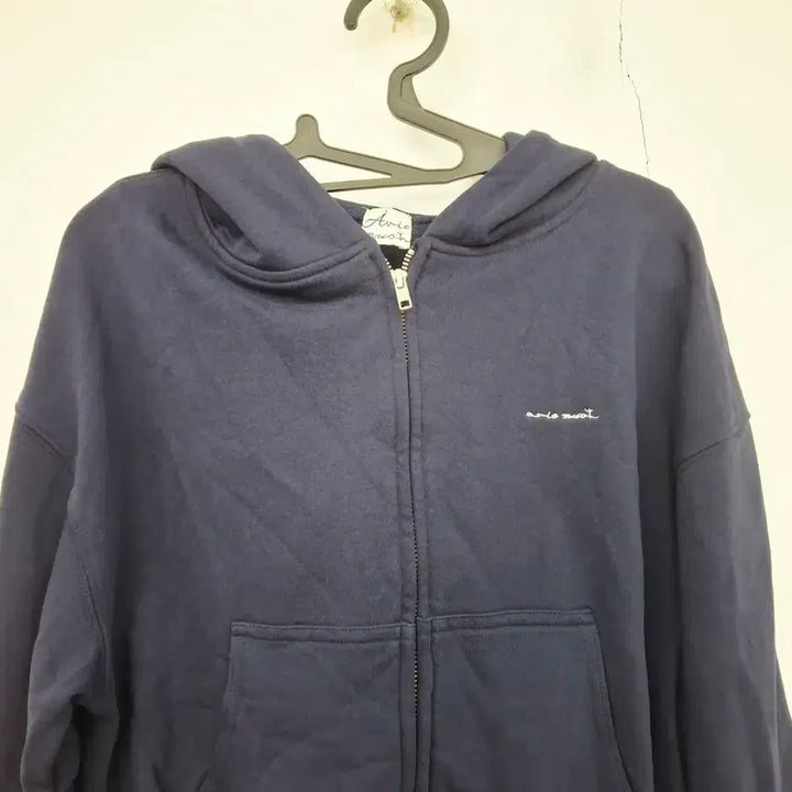 [BUNJANG] AVIE MUAH Essential Crop Cotton Zip-up Hoodie (Navy) / 아비에무아 에센셜 크롭 코튼 집업 후드 1 네이비