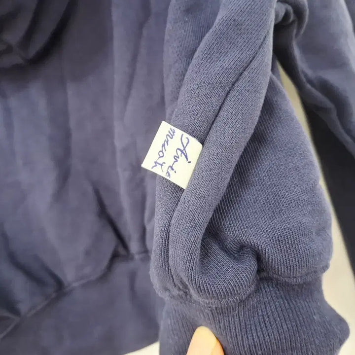 [BUNJANG] AVIE MUAH Essential Crop Cotton Zip-up Hoodie (Navy) / 아비에무아 에센셜 크롭 코튼 집업 후드 1 네이비