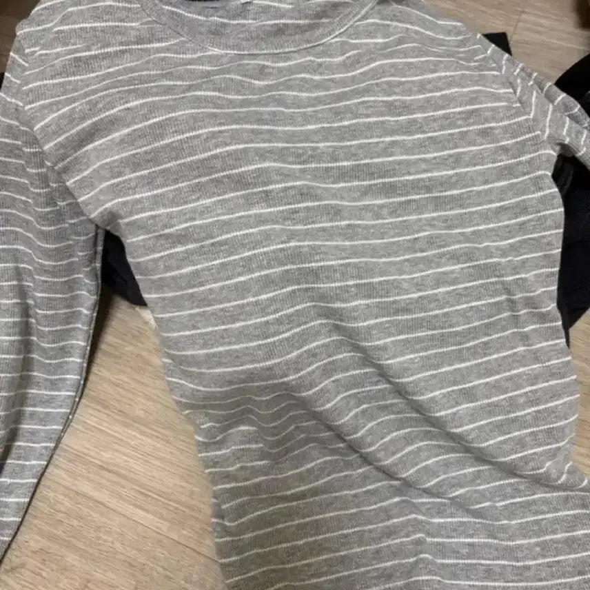 [BUNJANG] Long Sleeve Knit T-Shirt / 에이블리 긴팔 니트 티셔츠