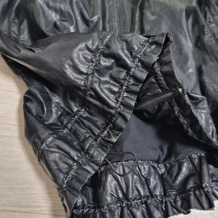 [BUNJANG] TIME Synthetic Leather Jumper / * 타임 합성 가죽 점퍼 프리사이즈
