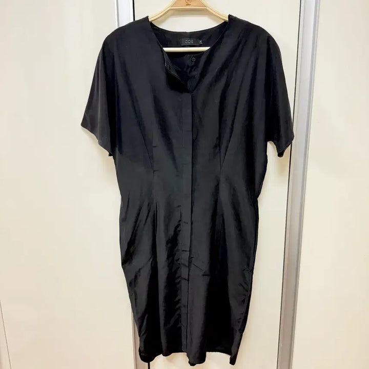 [BUNJANG] COS Silk Blend Pintuck Midi Dress - Black / COS코스 실크50% 반팔 셔츠 원피스 핀턱 블랙미디여름노카라