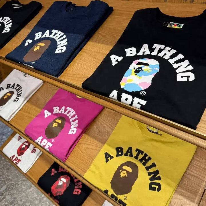 [BUNJANG] BAPE Color Camo College T-shirt White Red (S) / 베이프 컬러 카모 컬리지 티셔츠 화이트 레드 S