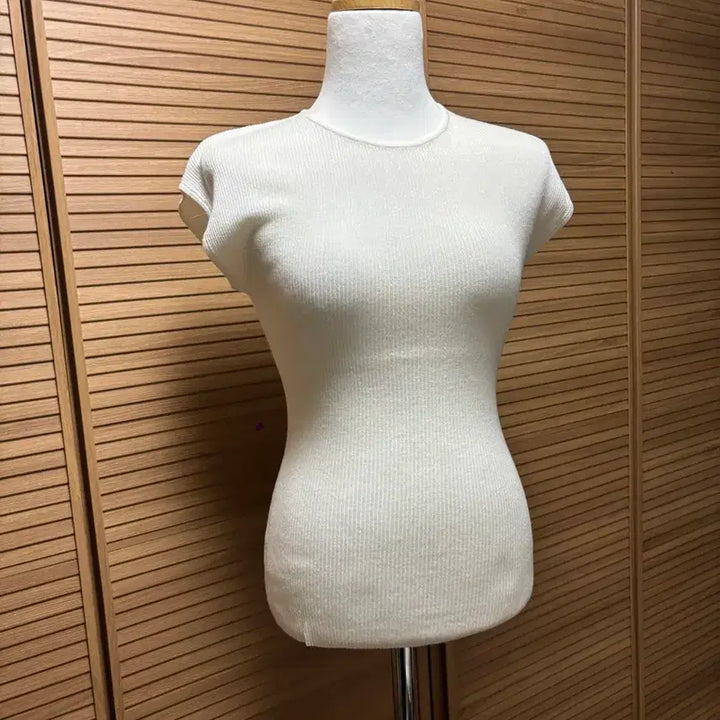 [SOLD OUT] 7.4->3 샵탑 캡소매 펄 골지 니트 수입의류