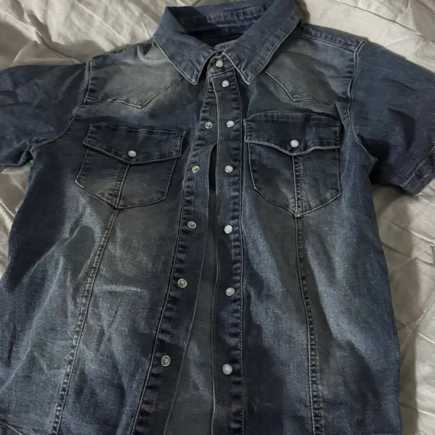 [SOLD OUT] 새상품 데케트 western slim denim short shirts