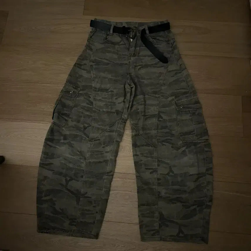 [BUNJANG] Camouflage Balloon Fit Wide Denim Pants / 카모 와이드데님