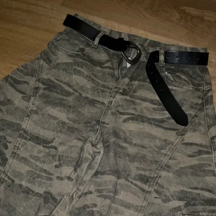 [BUNJANG] Camouflage Balloon Fit Wide Denim Pants / 카모 와이드데님