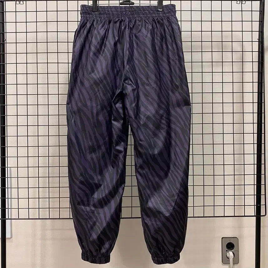 [SOLD OUT] <M> 나이키 지브라 패턴 트랙 조거 팬츠