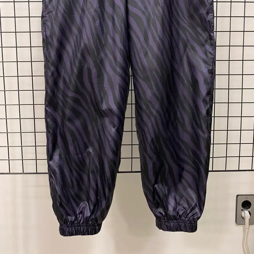 [SOLD OUT] <M> 나이키 지브라 패턴 트랙 조거 팬츠
