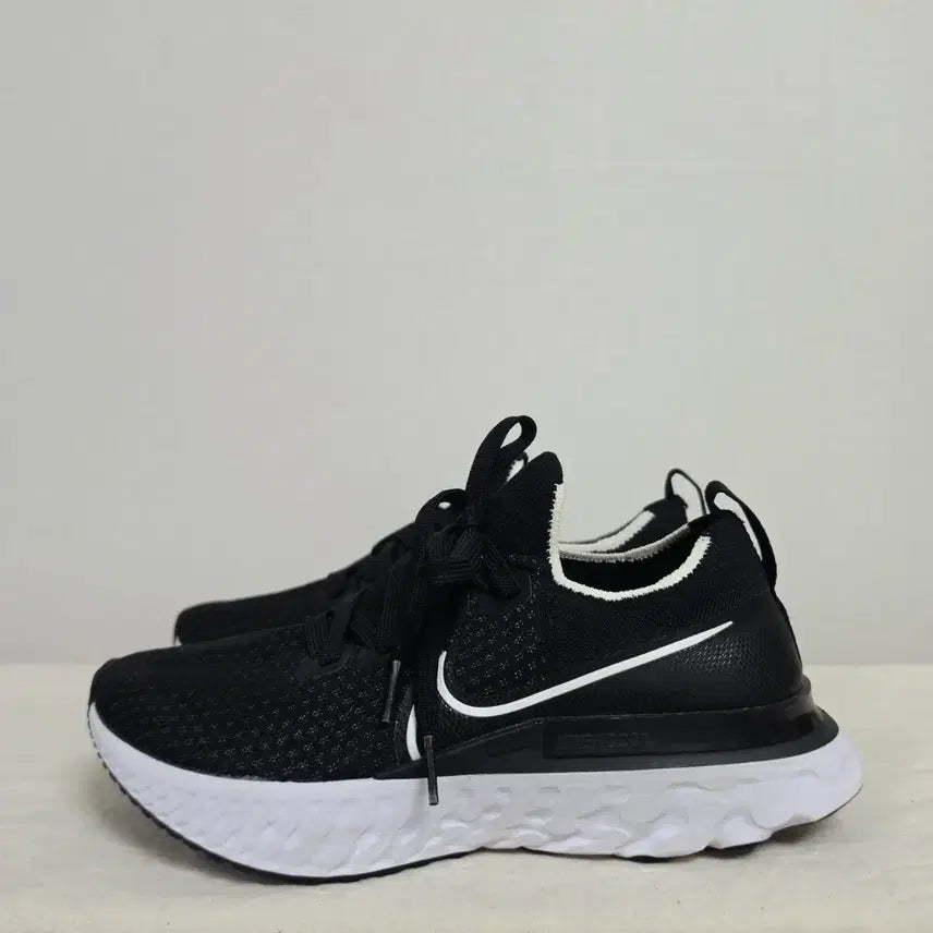 [SOLD OUT] :240나이키 리액트 인피니티 런 플라이니트 -805