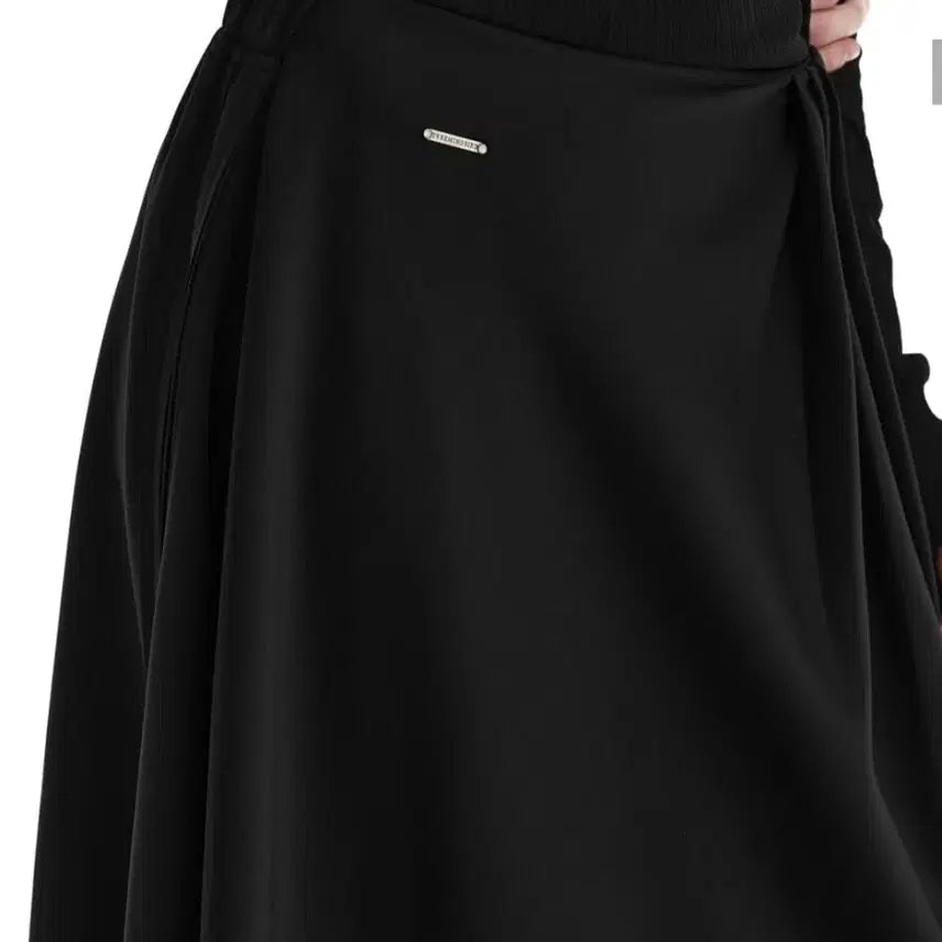 [BUNJANG] Trimming Bird Double Stripe Track Skirt / 트리밍버드 더블 스트라이프 트랙 셋업 스커트