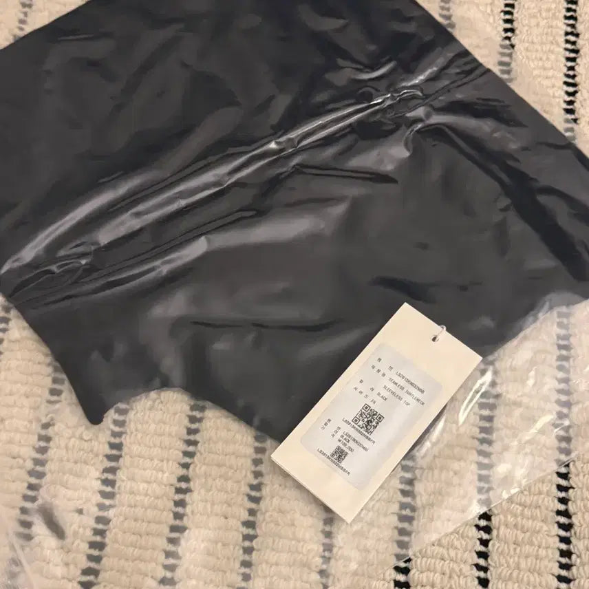 [SOLD OUT] 르917  SEAMLESS TURTLENECK SLEEVELESS TOP