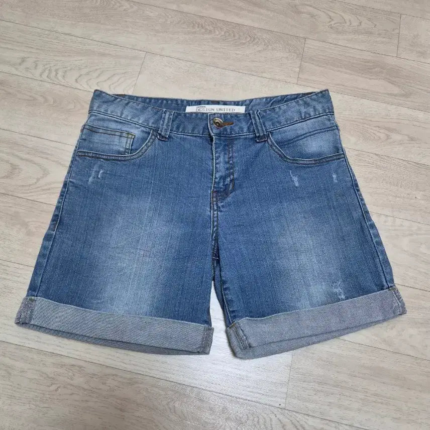 [SOLD OUT] (상태좋음)디자인유나이티드 3부 반바지 66~66반