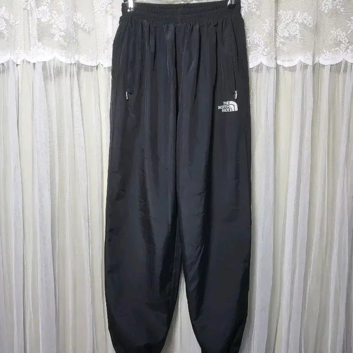 [SOLD OUT] 노스페이스 블랙 바람막이 조거 팬츠