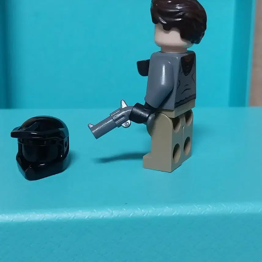 [BUNJANG] Lego Bruce Wayne Drifter Minifigure / 레고 미니피겨 브루스웨인 드리프터 헬멧과 총 포함