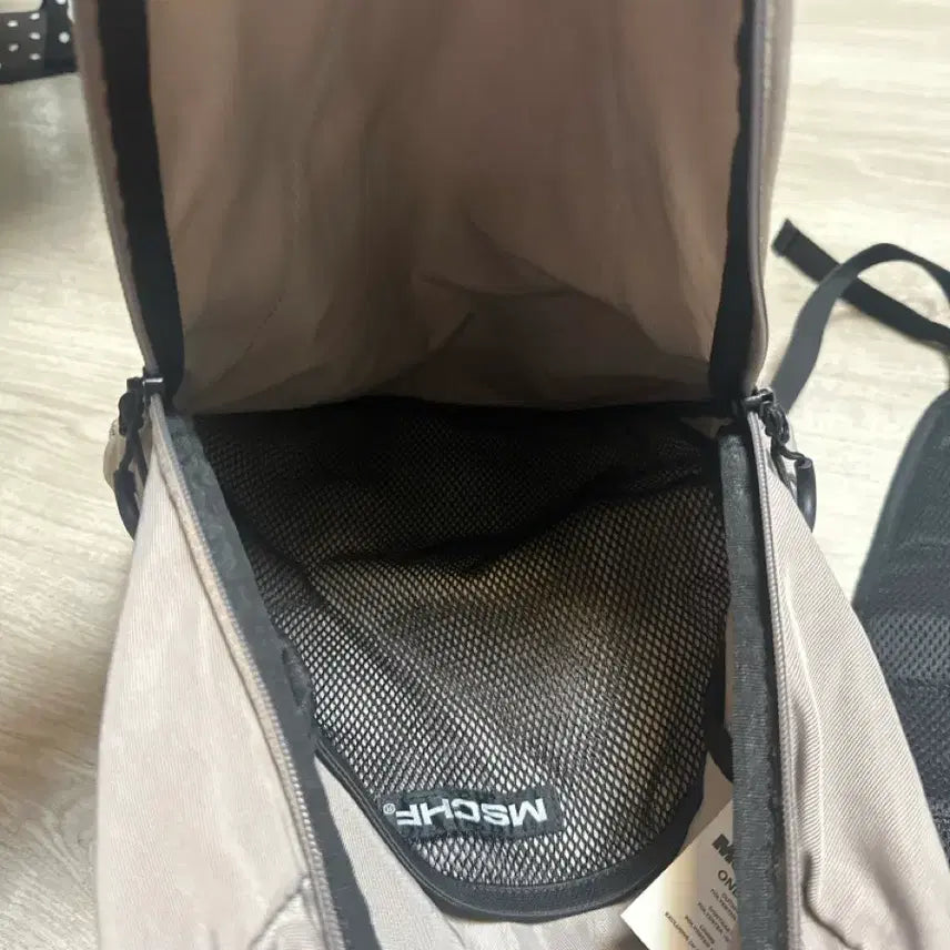 [SOLD OUT] 미스치프 롬버스 백팩 핑크그레이