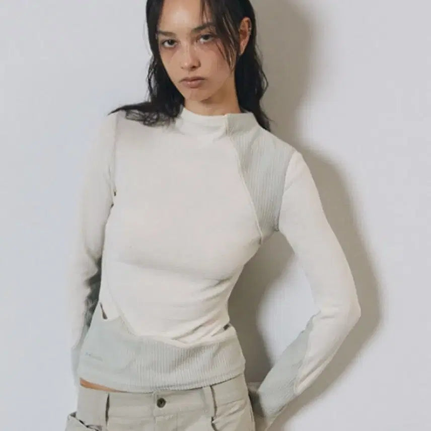 [BUNJANG] DIFRENTIS Paneled Knit Top / 디프런티스 Paneled Knit Top
