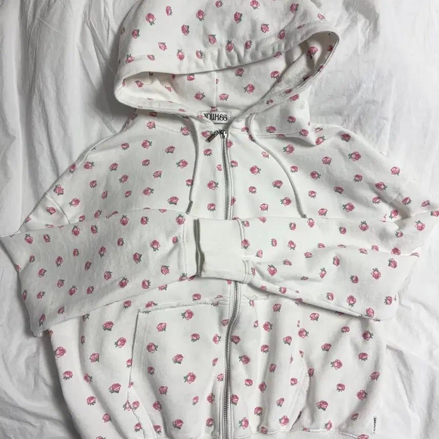 [SOLD OUT] 유희 플라워 패턴 후드집업 (바지 xx)