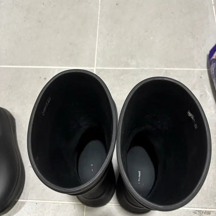 [SOLD OUT] 발렌시아가 x 크록스 러버 부츠 블랙 [39 size]