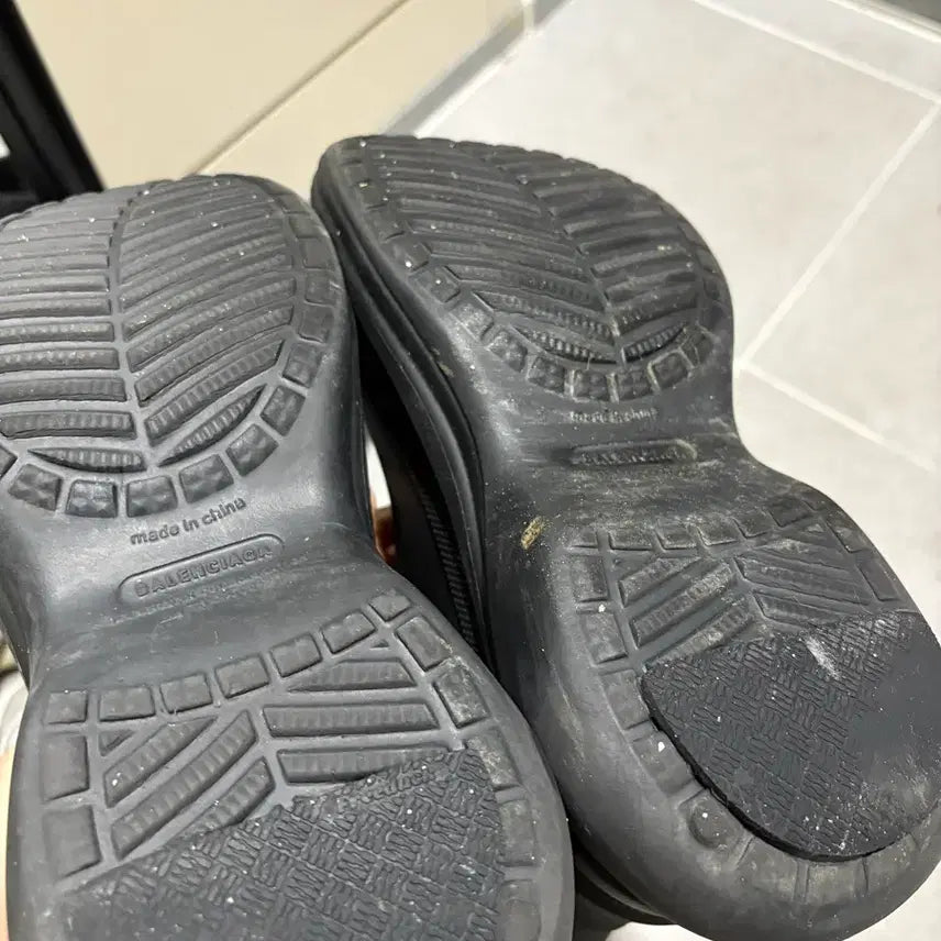 [SOLD OUT] 발렌시아가 x 크록스 러버 부츠 블랙 [39 size]