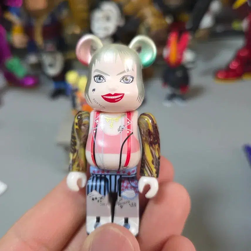 [SOLD OUT] 베어브릭 할리퀸 피규어