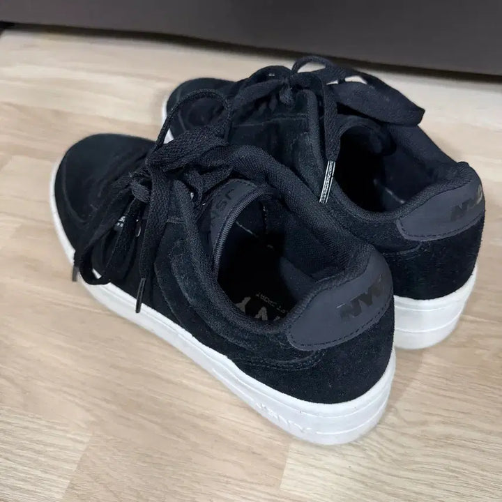 [BUNJANG] Jill Stuart Sport Suede Sneakers - Black - 240mm / 질스튜어트 스포츠 스니커즈 블랙 240
