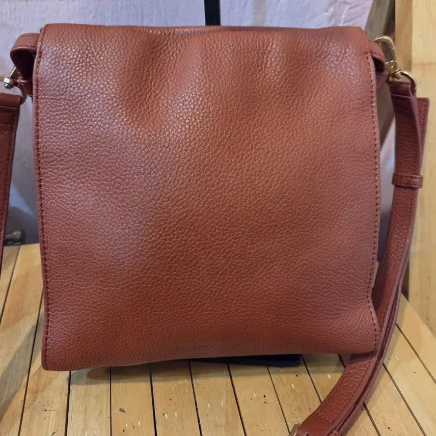 [BUNJANG] Couronne Shoulder Crossbag (Brown) / 쿠론 숄더겸크로스백 (브라운)