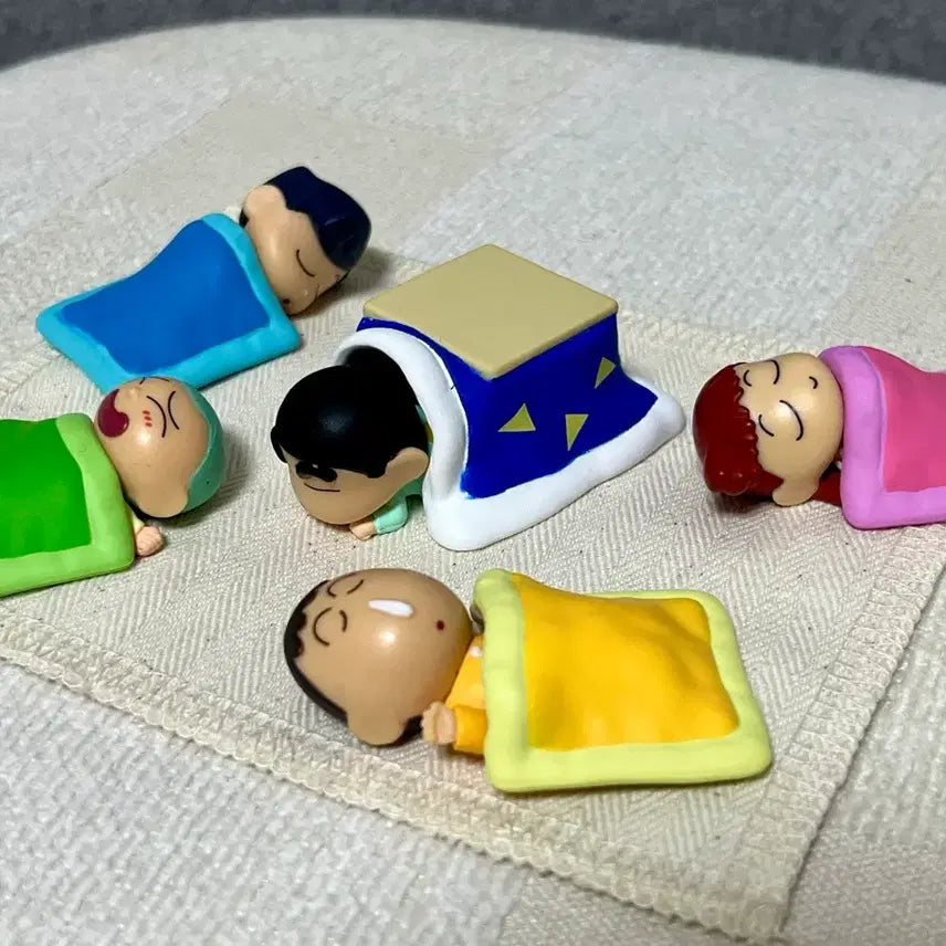 [SOLD OUT] 짱구 떡잎방범대 잠자는 가챠 풀세트