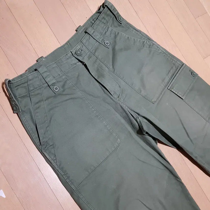 [SOLD OUT] 31 32 / 무신사 스텐다드 밀리터리팬츠/토415-55
