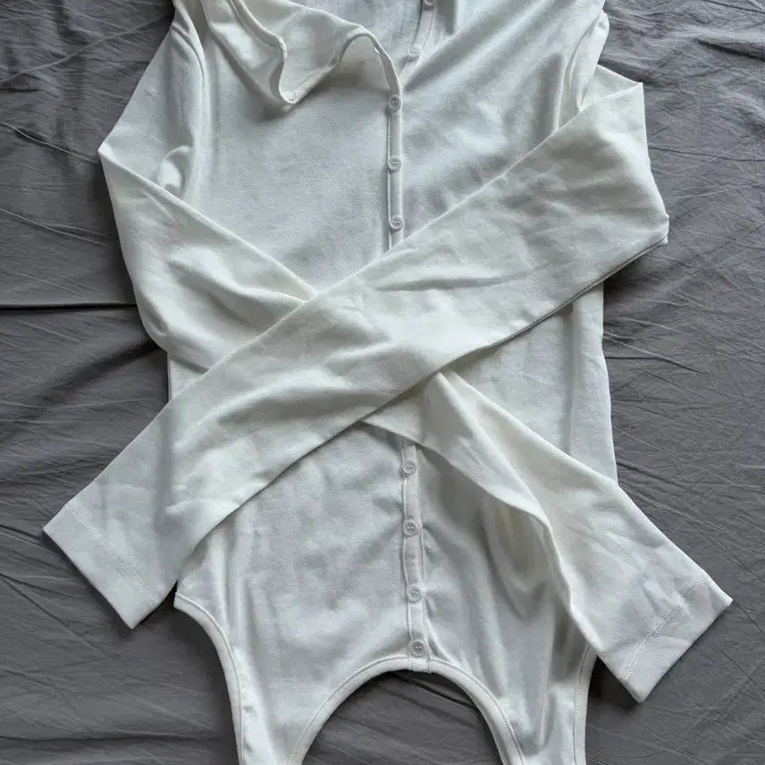 [BUNJANG] LCDC Two-Way Button-Up Top (White) S / LCDC TWO-WAY BUTTON-UP TOP (WHITE) S