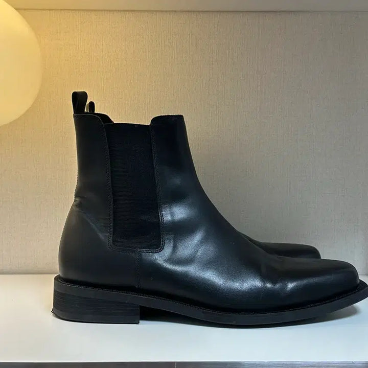 [SOLD OUT] 무탠다드 스퀘어 첼시부츠 275